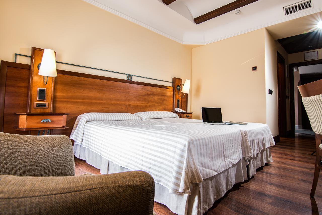 Hotel Abades Guadix Exterior photo