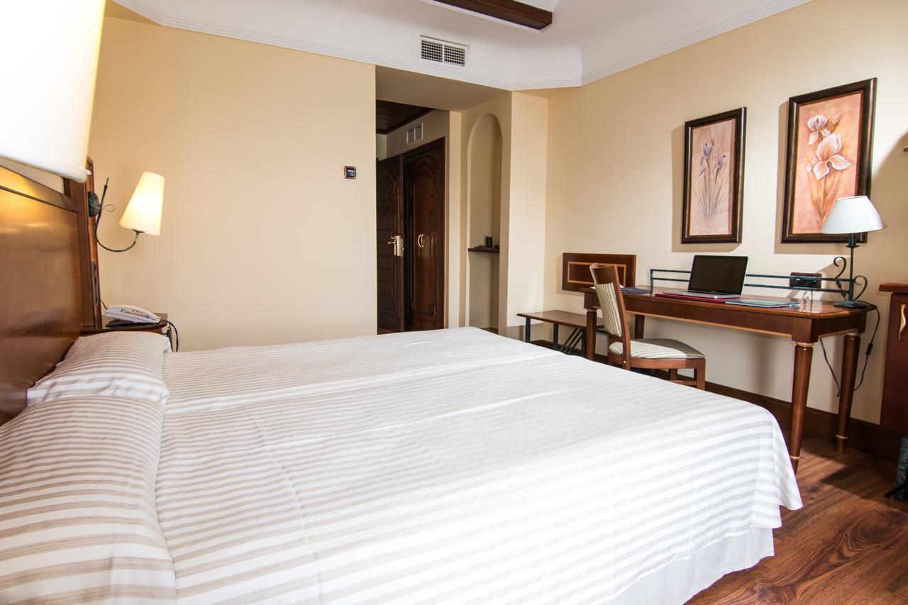 Hotel Abades Guadix Exterior photo